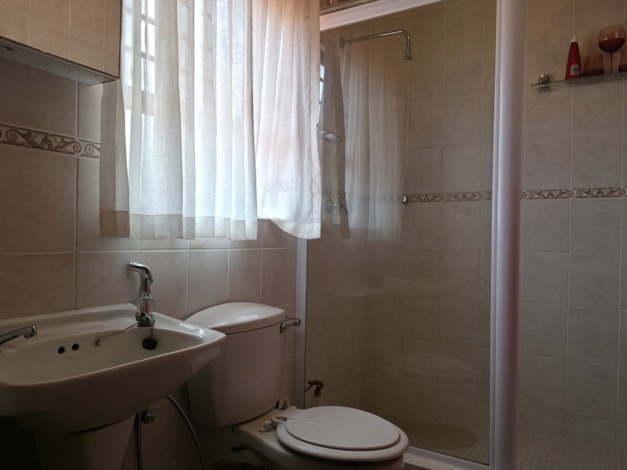 5 Bedroom Property for Sale in Wavecrest Eastern Cape